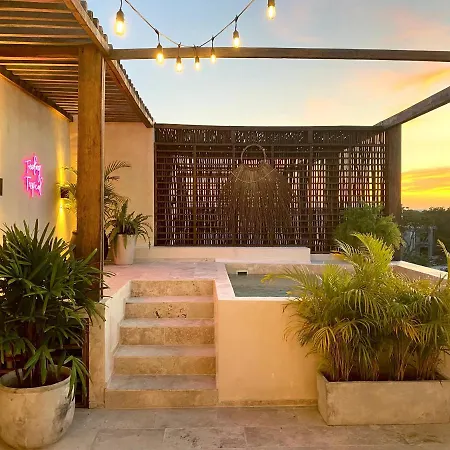 *Casa Tropical* Penthouse With Rooftop & Private Pool